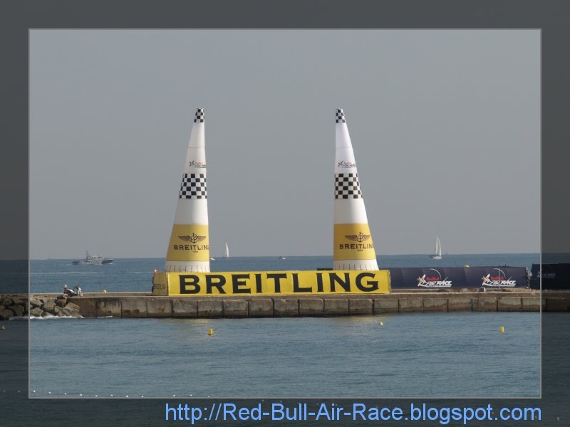 [Puerta-de-salida-y-meta-Red-Bull-Air-Race.jpg]