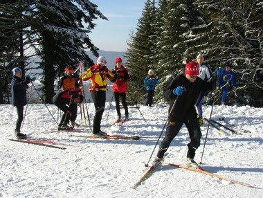 A skier that is skating from sportive.giron-1000.com