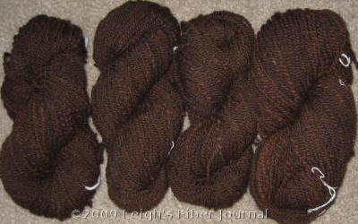 Pol-paca yarns are piling up. Pol-paca yarns are piling up.