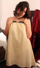 Vestido en seda de brillo dorada y verde