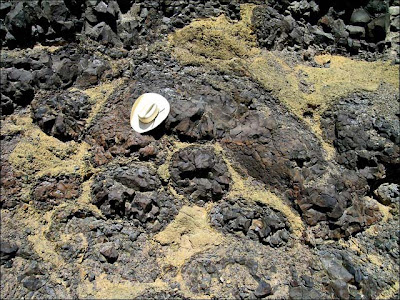 Pillow basalt and palagonite