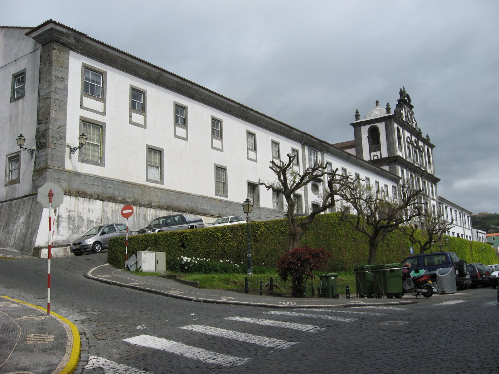 [biblioteca_0265.JPG]