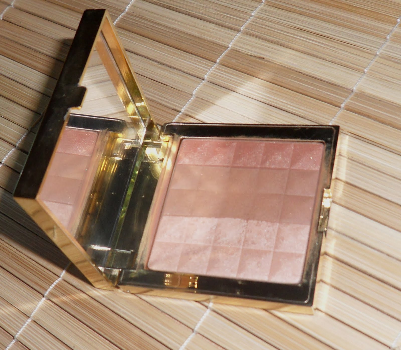 Unexpected Anonymous Life The best BRONZER/BLUSH/HIGHLIGHTER/CONTOUR