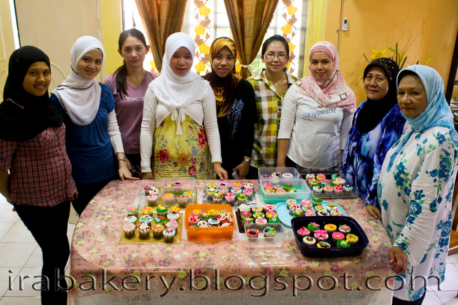 [kuching+cupcakes+classe.jpg]