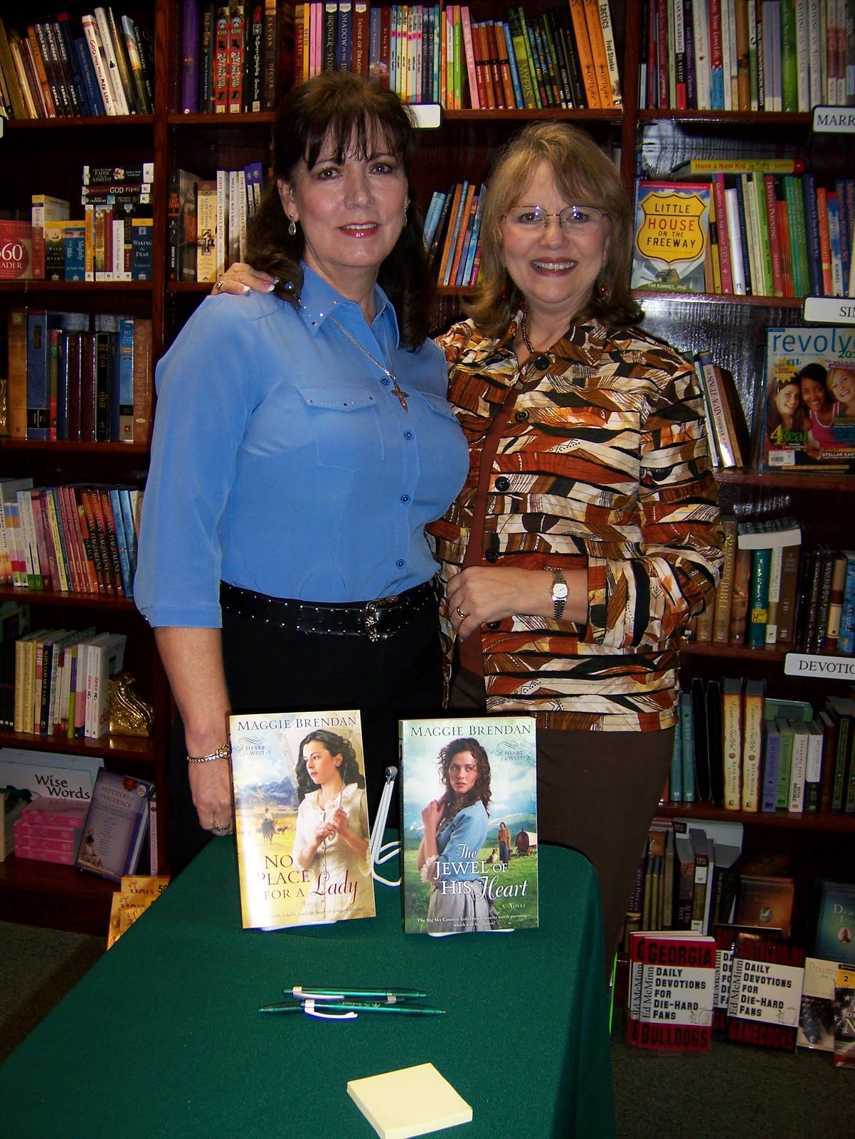 [The+Bookmark+Booksinging+1009+007.JPG]