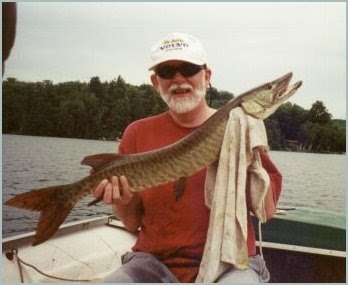 For those who care, it's a muskellunge weighing about 10 pounds