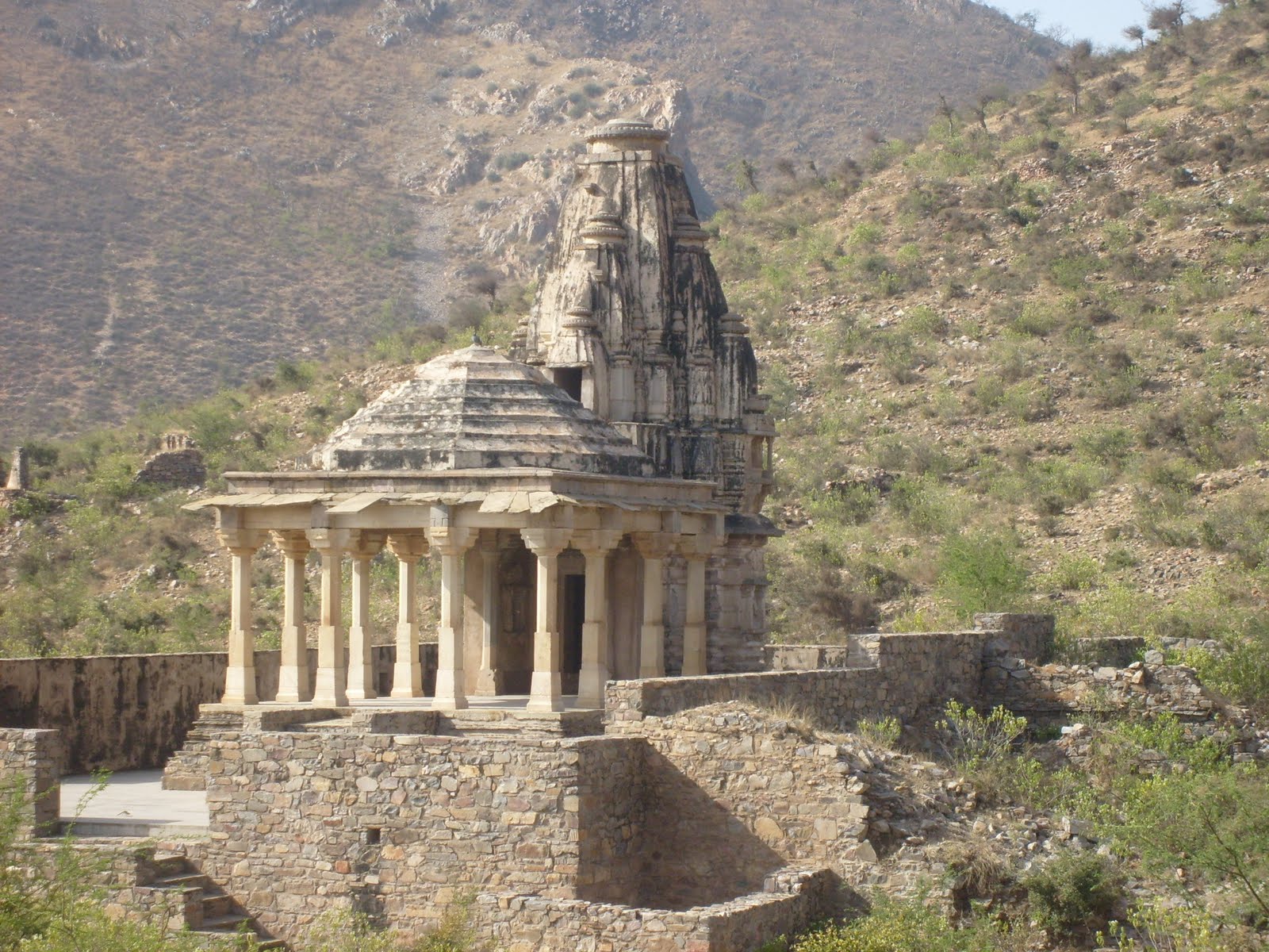 Jaipur City Daily: Bhangarh Rajasthan-Haunted Place Temple.