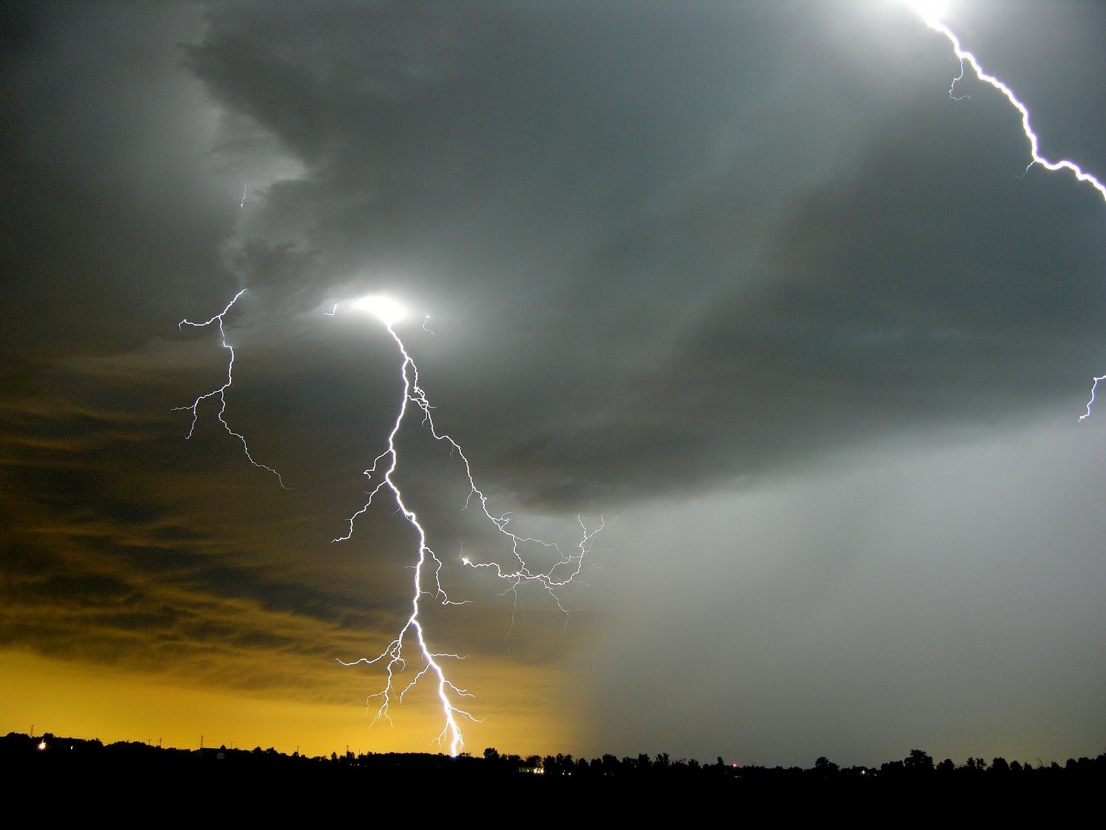 lightning.jpg