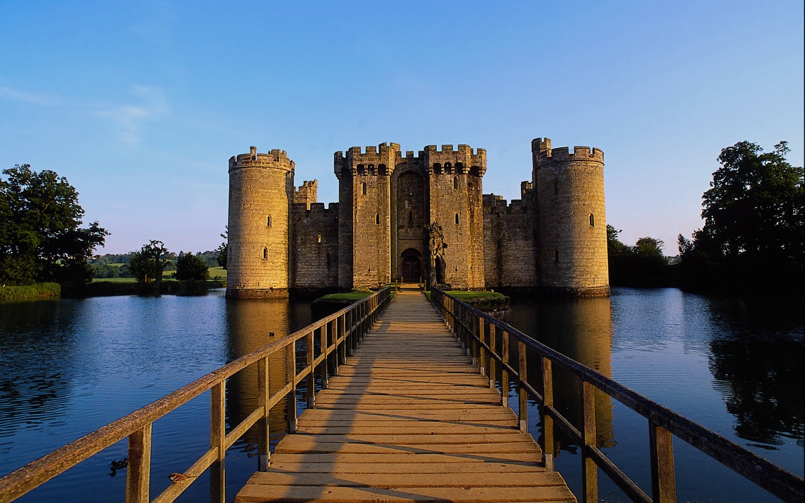 BANCO DE IMÁGENES: Castillos de verano or Summer castles (21 fotos)