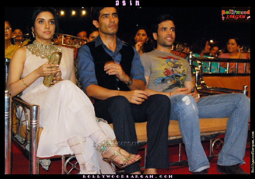 Bollywood Feet: Hot Asin's feet