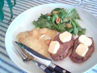 Biff med vitlökssmör och potatiskaka