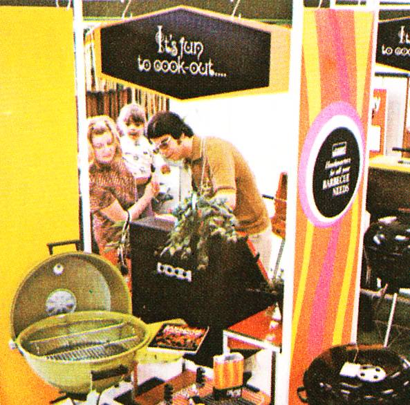 Pleasant Family Shopping "Have A Nice Day" at Wards!