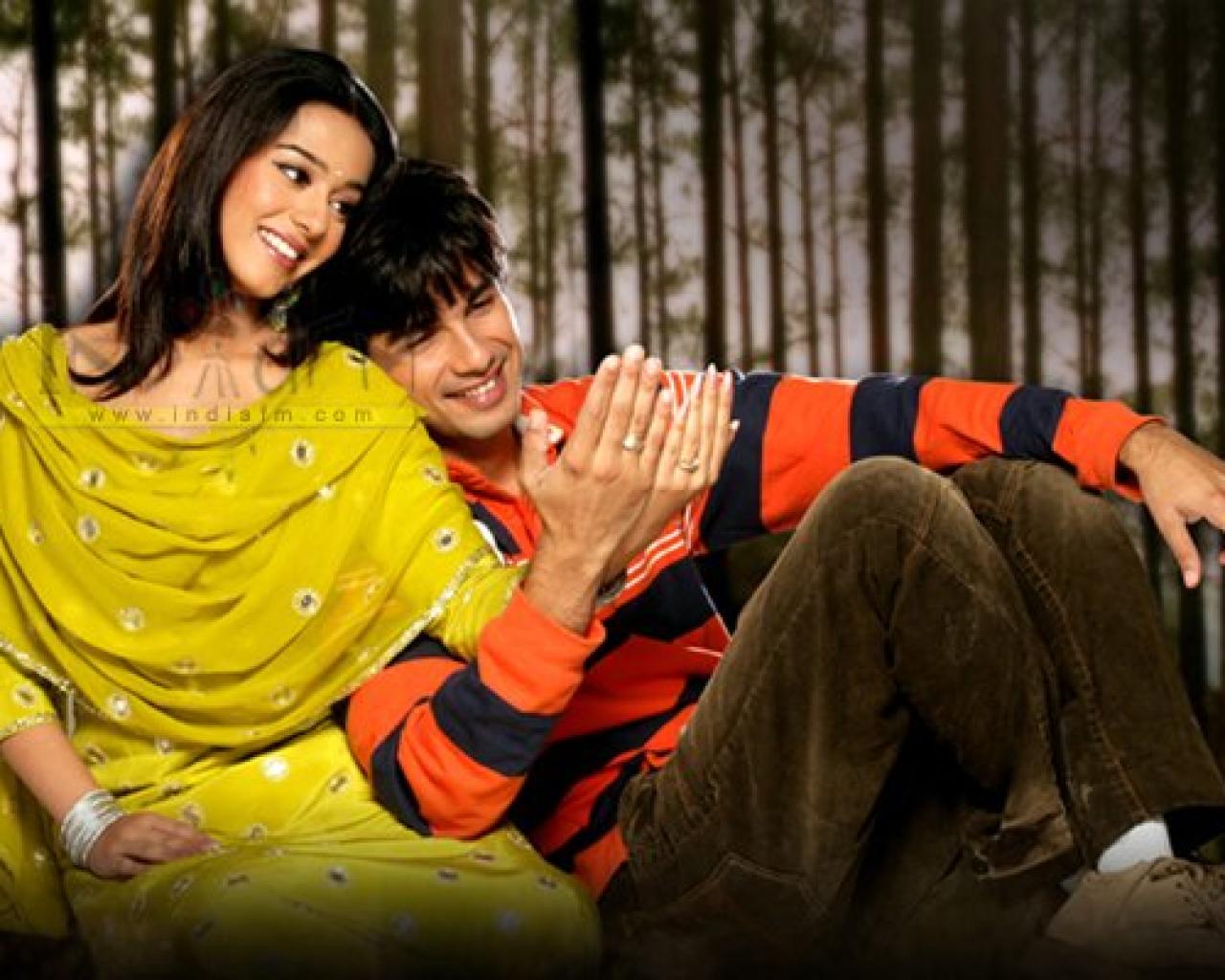 http://4.bp.blogspot.com/_EijtE8PIcCE/Sw0ZVR2TPJI/AAAAAAAAADI/KgMdR64z9FE/s1600/vivaah-wallpaper1.jpg