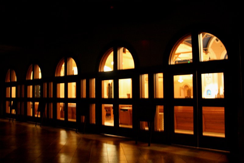 [adoration-narthex.jpg]