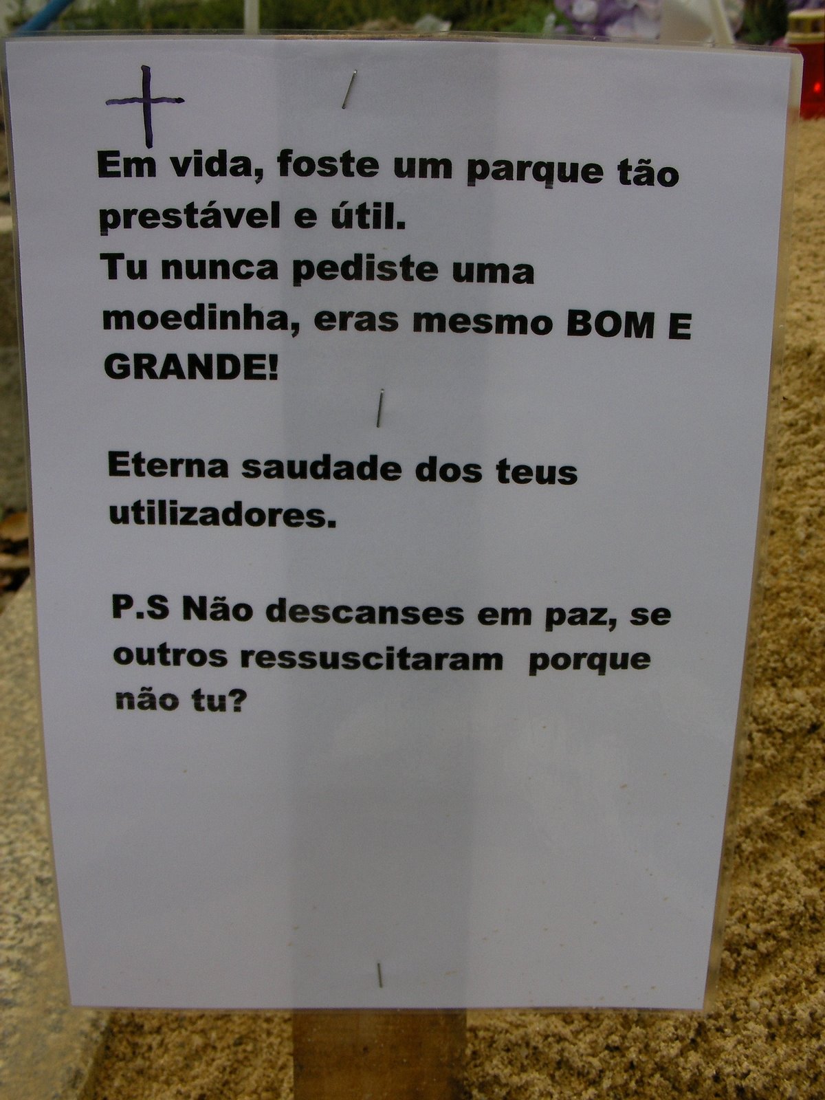 [protesto.JPG]