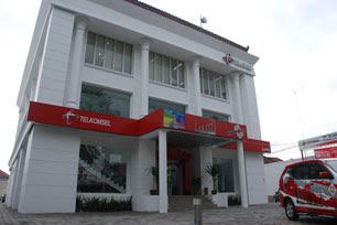 The Complete Information of Yogyakarta City @ www.jogja-info.org - Grapari Telkomsel Yogyakarta The Complete Information of Yogyakarta City @ www.jogja-info.org - Grapari Telkomsel Yogyakarta