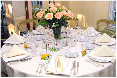 http://4.bp.blogspot.com/_EsrRVgKJIbc/SmwKbhfLRLI/AAAAAAAAIlA/y3RQ7R6OU_w/s400/Jessica%2BWedding%2BTable%2BSettings.jpg