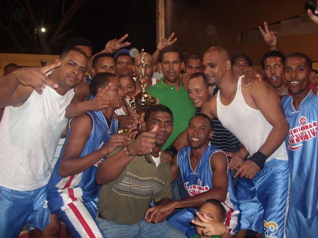 [LOS+SUCITOS+CAMPEONES+2009.JPG]