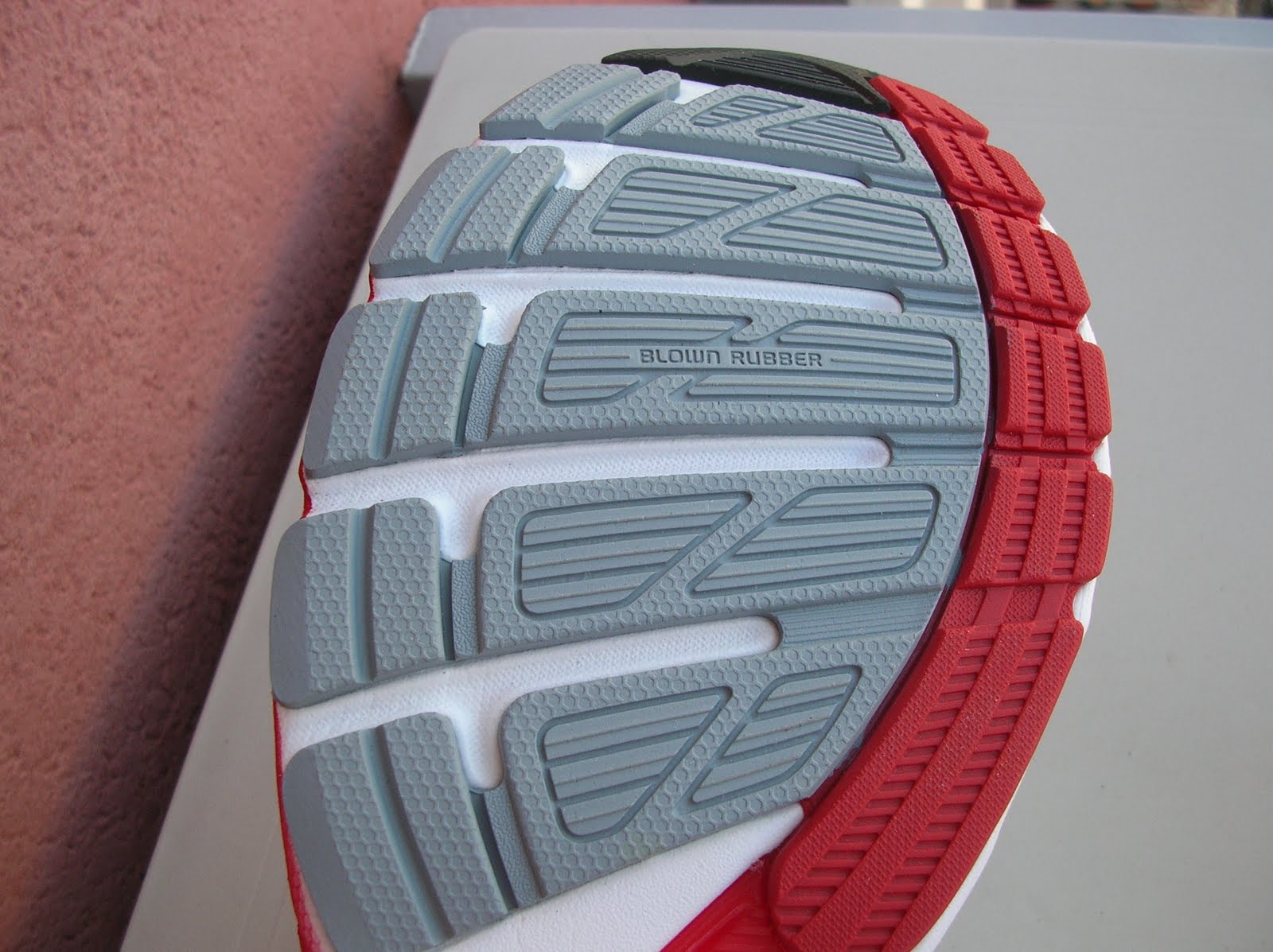 mizuno wave aero 16 grigio