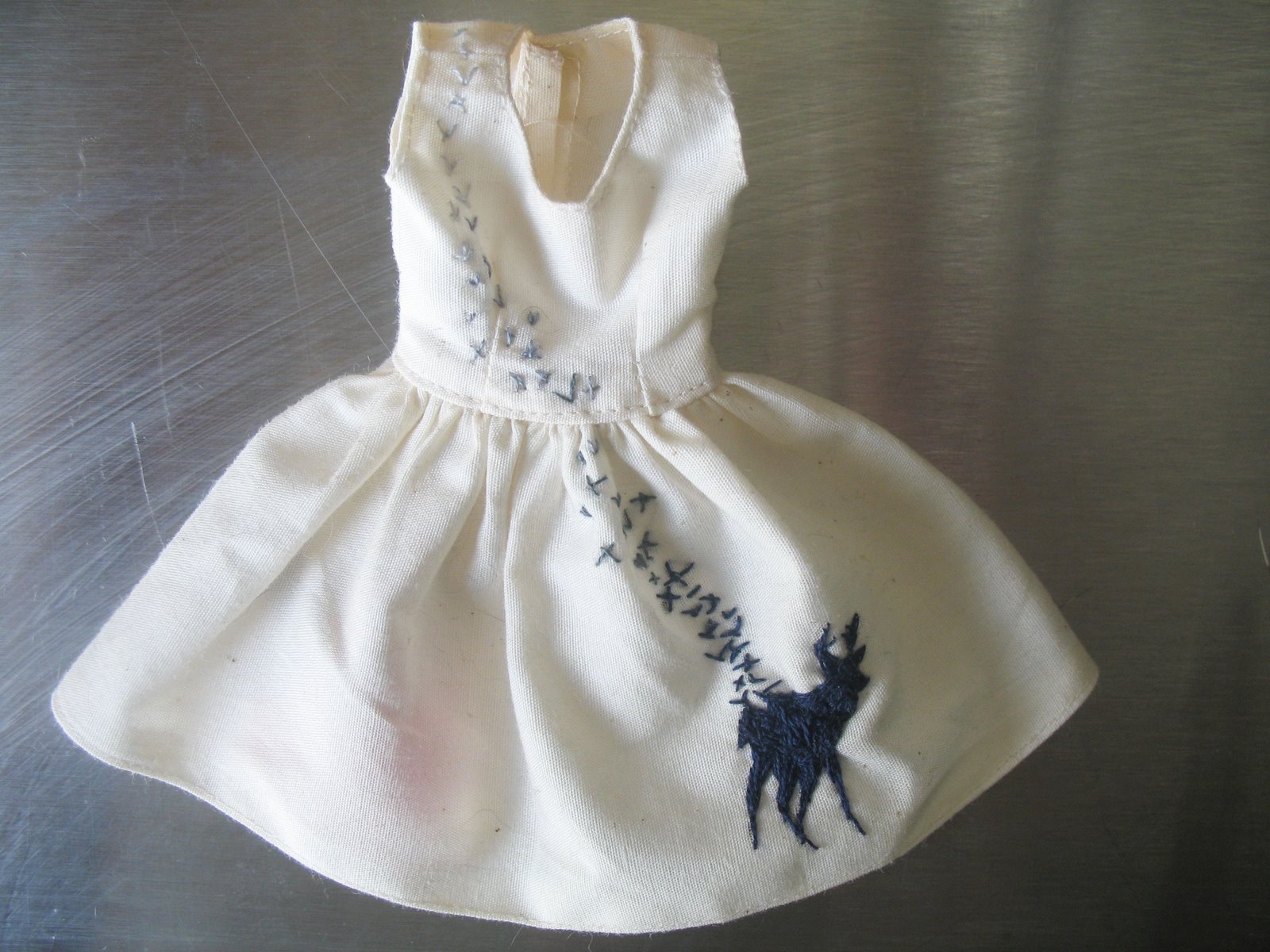 [birdeer+grescale+front.jpg]