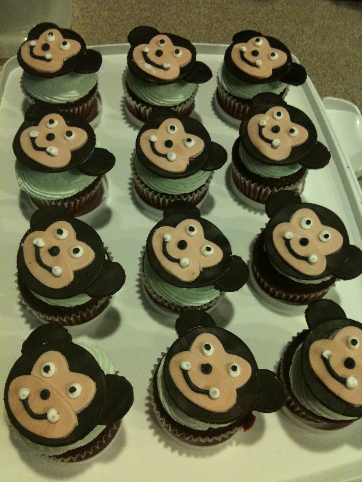 Jilly's Takes the Cake: Monkey Cupcakes