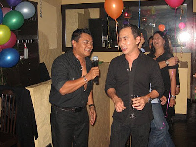 Live Entertainment by Zainal Abidin of Malaysia