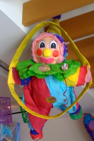 [clown.jpeg]