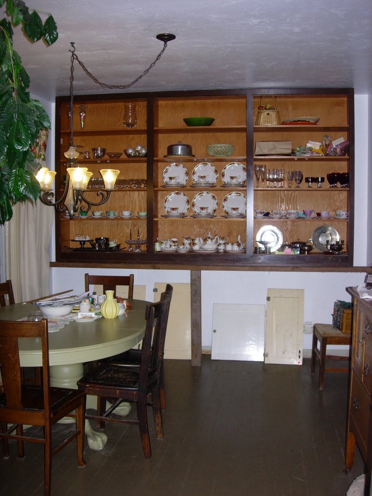 Red Gate Farm The Finale Dining Room Cabinet