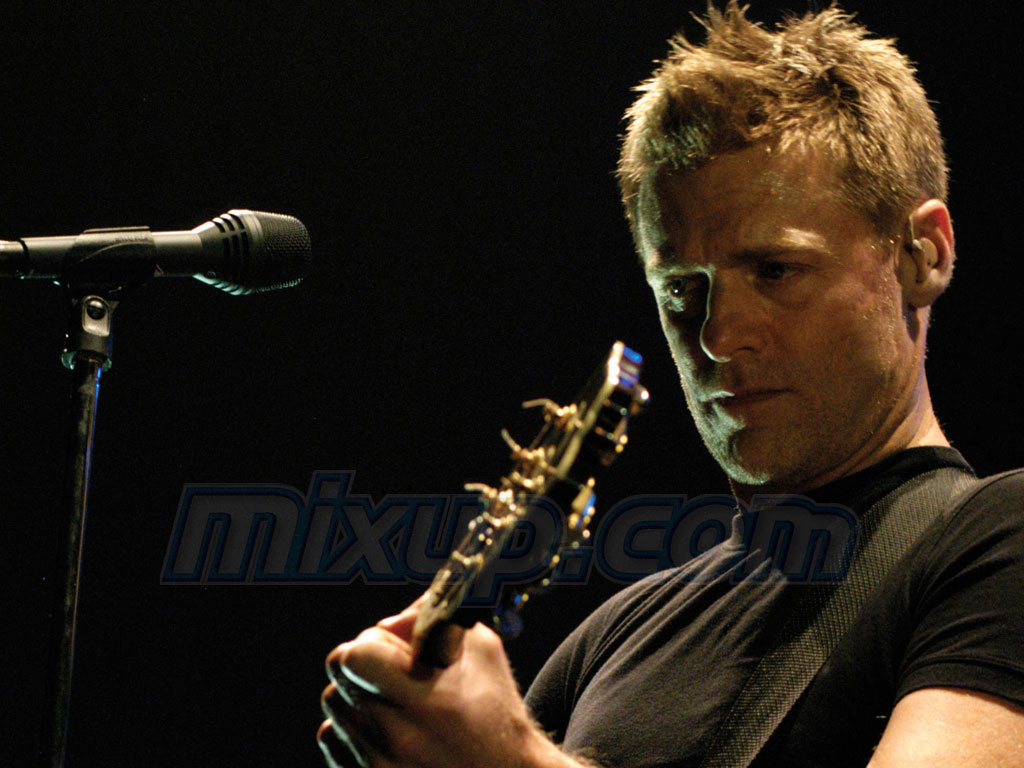 Bryan Adams to perform in
