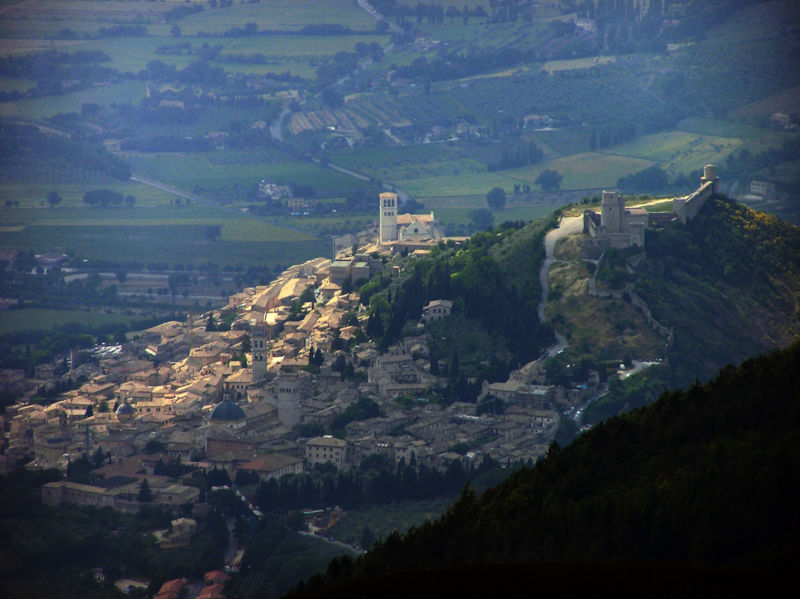 [Assisi+from+M+Subasio.jpg]