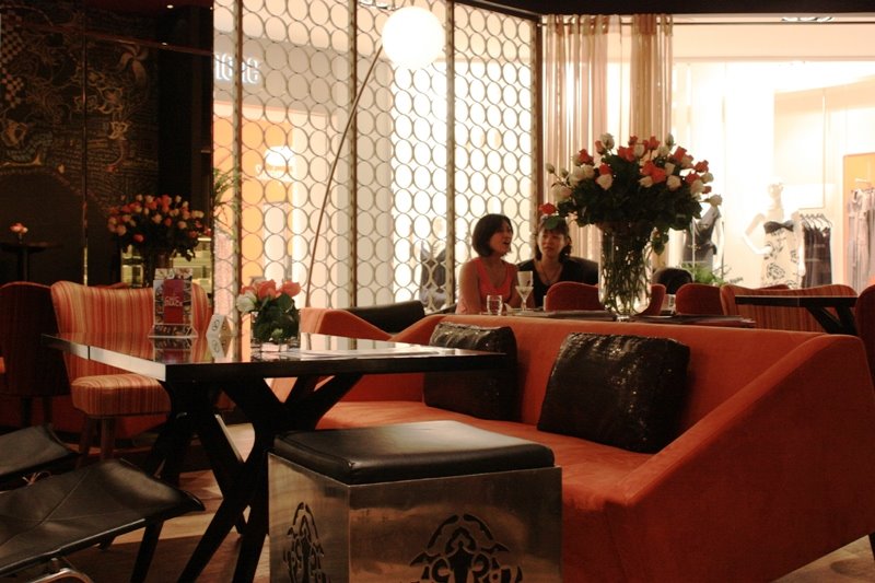 [Cafe+Terrace+in+Saigon+Centre.jpg]