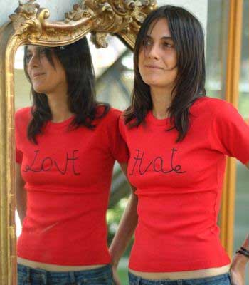 Cinta Gambar Panas Rekabentuk Tulisan Baju Yang Kreatif Cinta Gambar Panas Rekabentuk Tulisan Baju Yang Kreatif