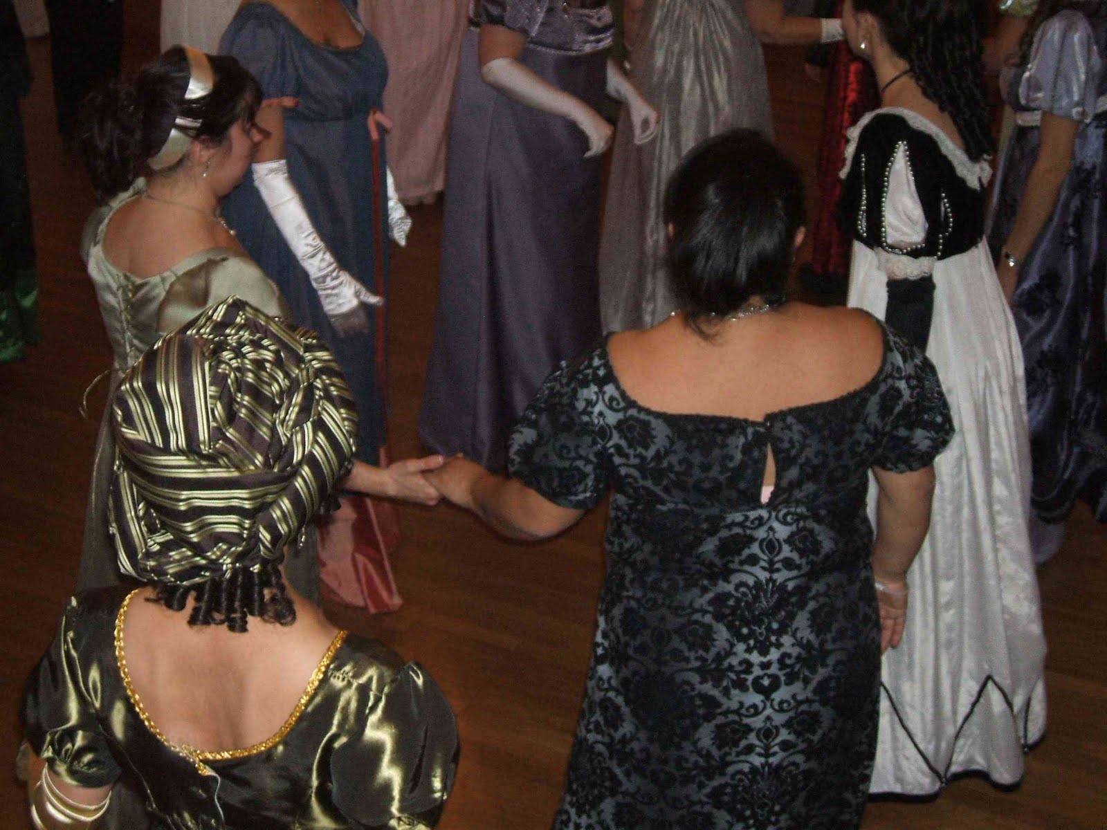 [LadiesDancing.jpg]