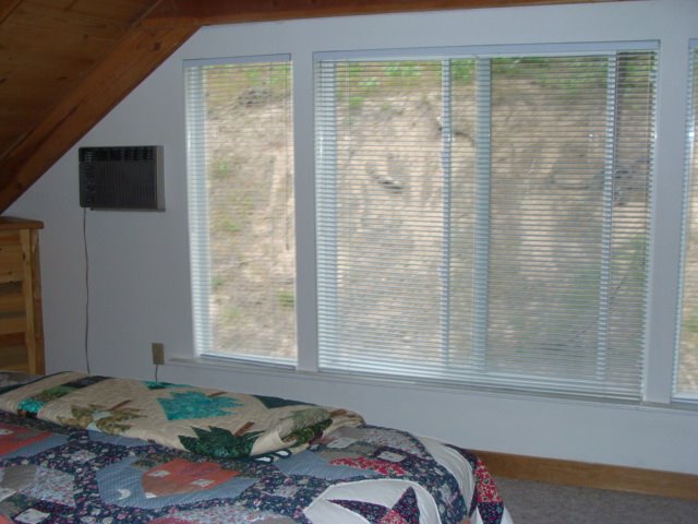 [2+bedroom+windows.JPG]