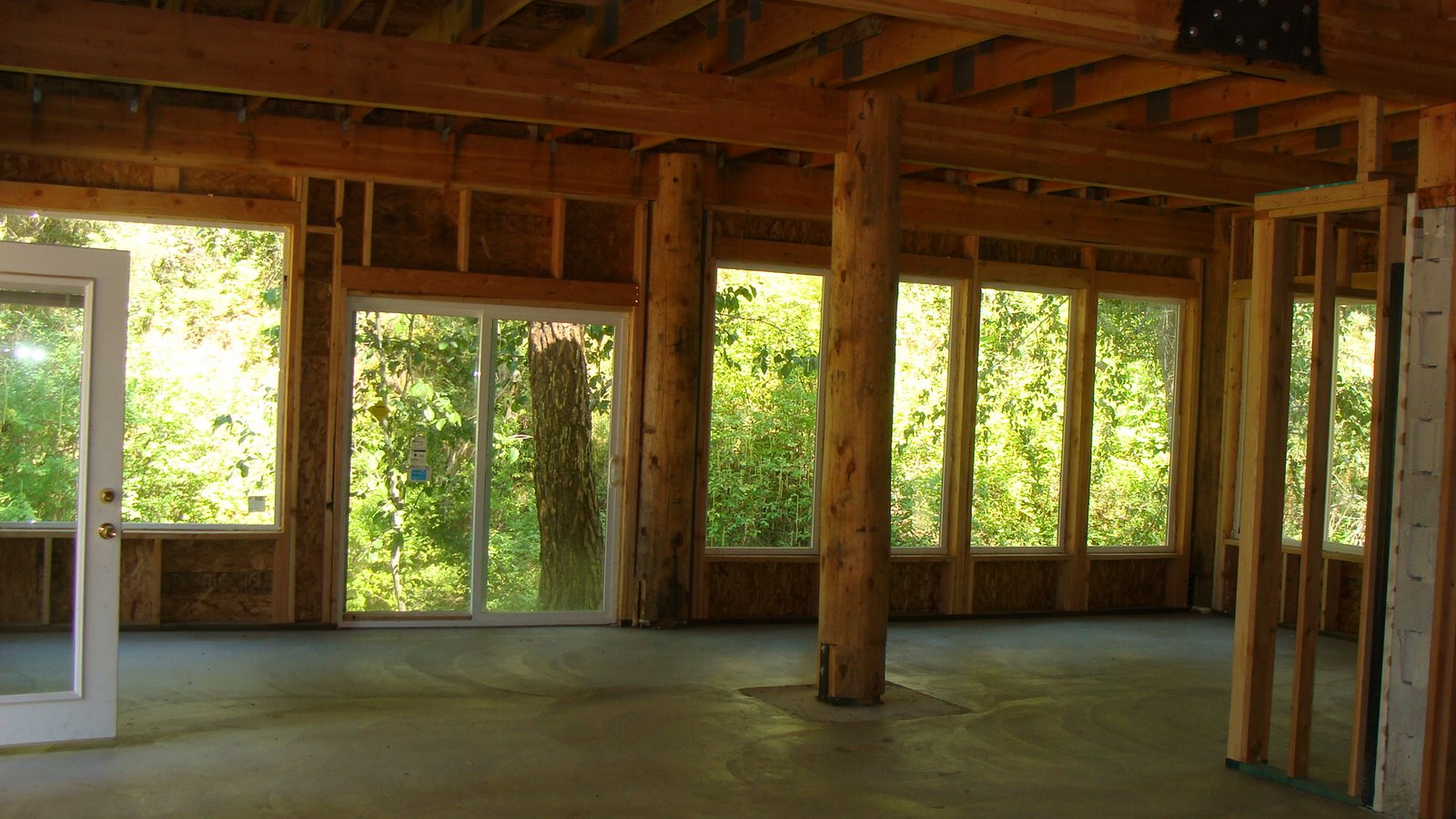 [lving+room+(2).JPG]