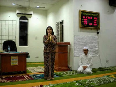 Bila Teo Sekali Lagi Berkunjung Ke Masjid foto Bila Teo Sekali Lagi Berkunjung Ke Masjid