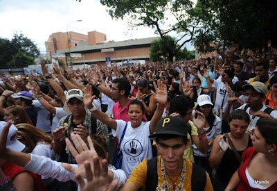 Imágenes de la represión chavista en Venezuela por las protestas estudiantiles Reprimen+estudiantes8