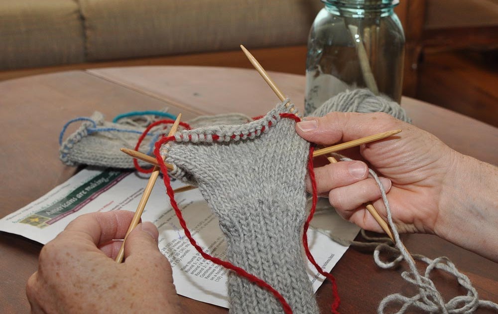 Two Left Feet how to knit a mitten, part 2 beginning of hand and