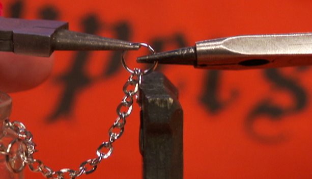 [attach+chain.jpg]
