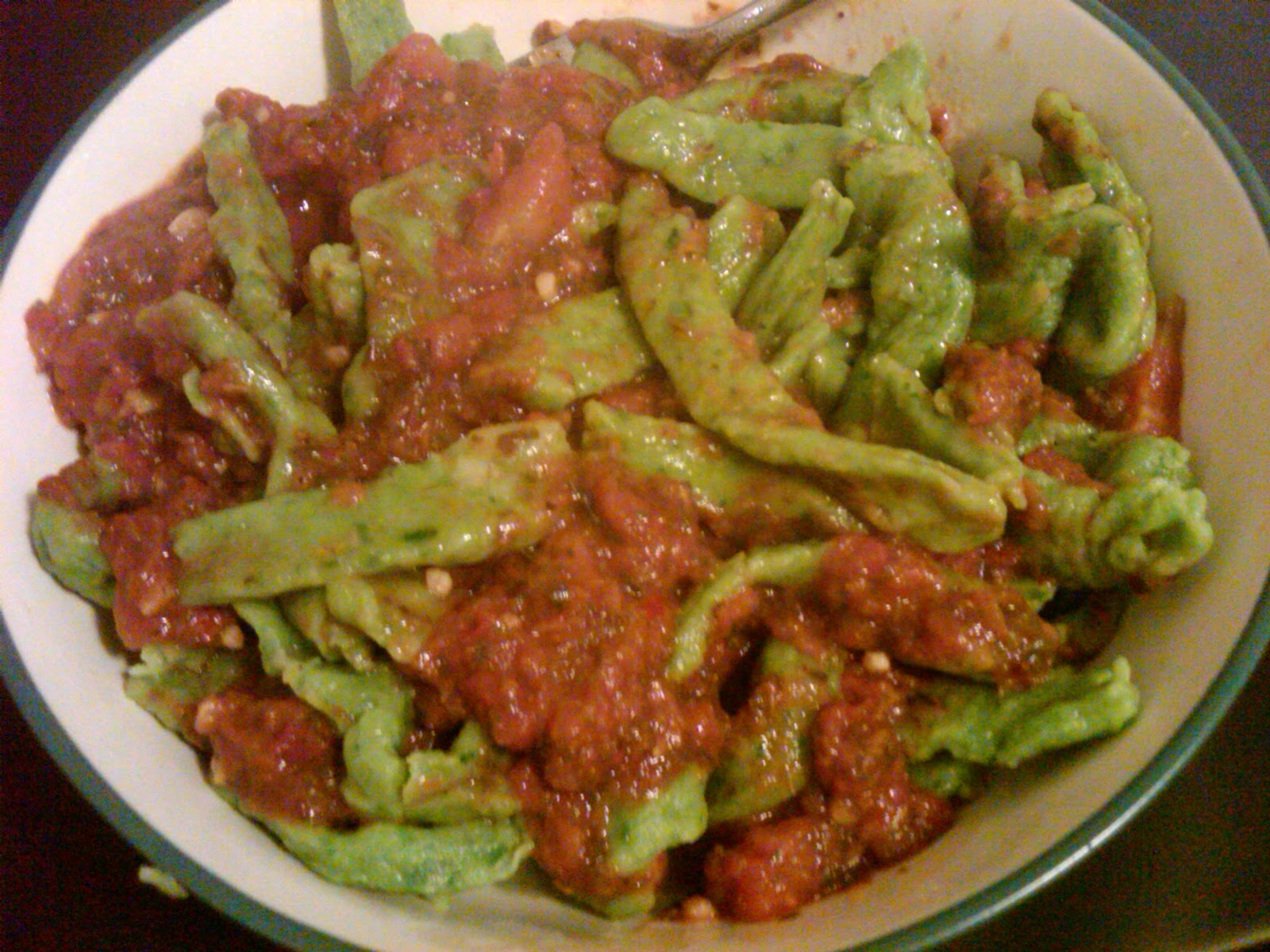 Legally Delicious: Spinach Pasta with Marinara Sauce