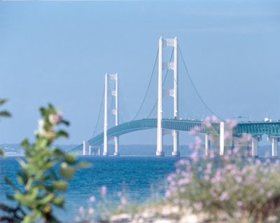 http://4.bp.blogspot.com/_FOIrYyQawGI/SwjFCuFnooI/AAAAAAAACc8/wJuYuKvDZ_I/s1600/mackinacBridge_01.jpg
