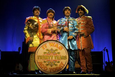 http://4.bp.blogspot.com/_FOIrYyQawGI/TEtRykGoHfI/AAAAAAAAC8I/_qJN4a3Eo0c/s1600/FabFour.jpg
