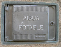 Dret a l'aigua en valencià