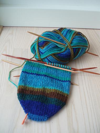 [cozy+couch+socks.JPG]