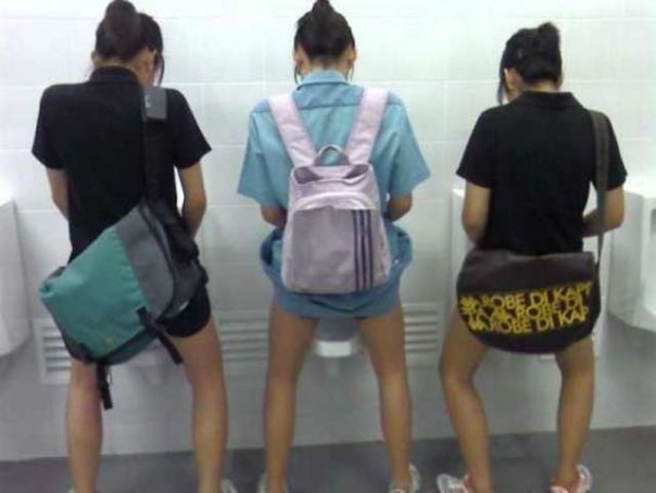note: : apepun wanita kencing berdiri memang suatu perkara yang amat
