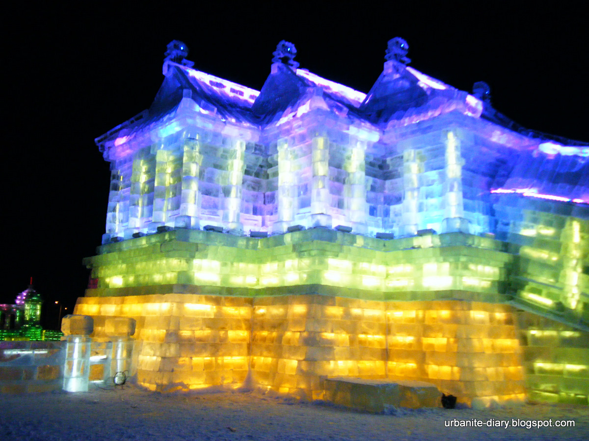 [Harbin+Ice+Festival+2010+x.JPG]