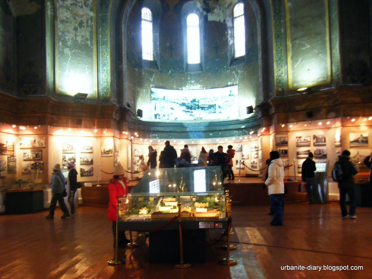 [Inside+Harbin+St.+Sophia+Cathedral+7.JPG]