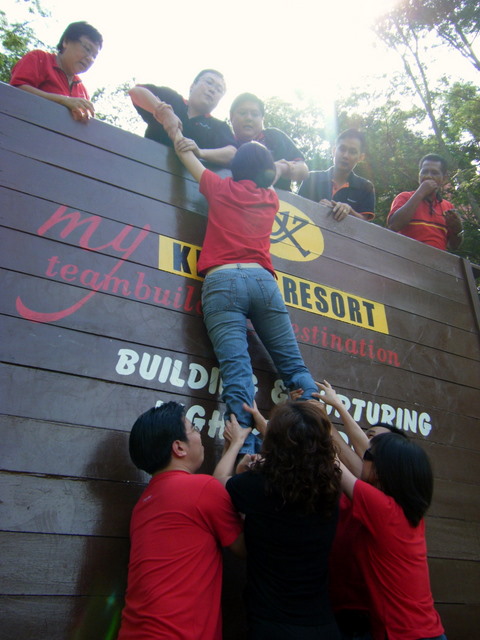 [Wall+Climbing+-+Teambuilding+Activity.JPG]
