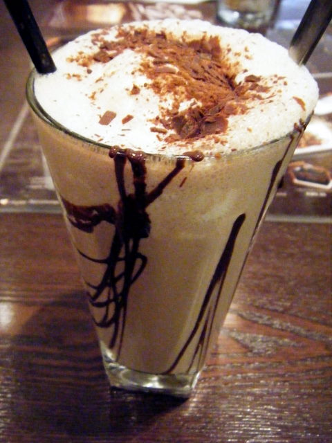 [Theobroma+Chocolate+Lounge's+Lady+Iceberg.JPG]