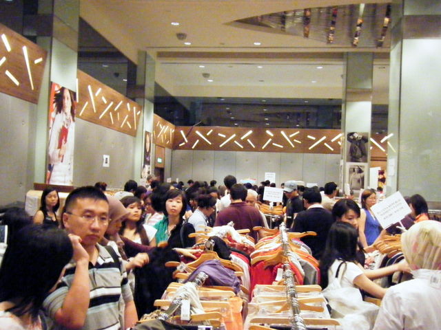 [Inside+FJ+Benjamin+Warehouse+Sales+3.JPG]